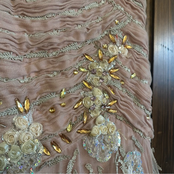 Stunning pink shimmering formal dress - Picture 4 of 12